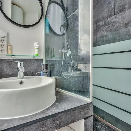 Nice Studio In The 19th Arrondissement Apartment Paris